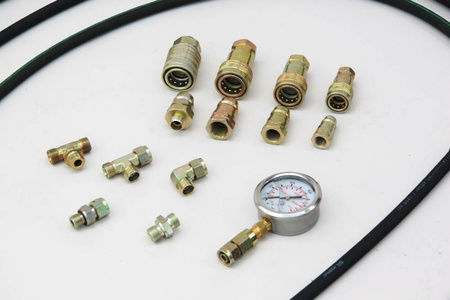 Zestaw: siłownik hydrauliczny, pompa hydrauliczna dwustopniowa, przewód wysokociśnieniowy 1m, szybkozłącze 1/4 ’’ między siłownikiem a przewodem, manometr (w stanie złożonym:150 mm, skok tłoków: 150 mm, udźwig: 10T) 62779534