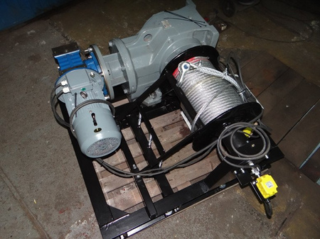 Treton 28850137 Elektryczna wciągarka linowa (siła uciągu: 4000/5500 kg)