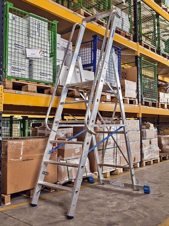 Drabina magazynowa KRAUSE Stabilo z dużym podestem (wysokość robocza: 3,40m) 99675010