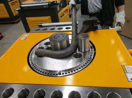 Giętarka do haków, prętów, strzemion (min/max. pręt zbrojeniowy: 4/42 mm, moc: 3 kW) 14881775