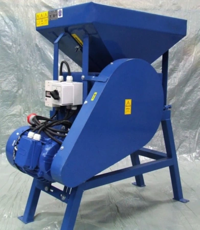 Zgniatacz ziarna, gniotownik (średnica walca: 400mm, szerokość walca: 500mm, moc: 11kW) 08674902