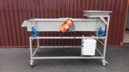 Przesiewacz ze stali nierdzewnej (powierzchnia robocza sita: 50 cm x 100 cm) 35278001