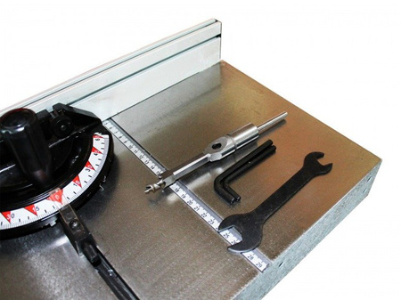 Wiertarka pozioma Holzmann 230V (droga posuwu w poprzek: 290 mm, wymiary stołu: 570x300 mm) 44350007