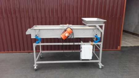 Przesiewacz ze stali nierdzewnej (powierzchnia robocza sita: 50 cm x 100 cm) 35278001