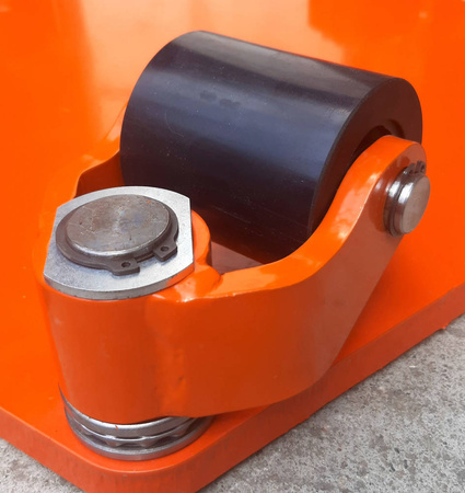 Wózek rotacyjny bez płyty obrotowej do transportu maszyn, urządzeń i sprzętu (rolki: 5x poliamidowe toczone, nośność: 3,9 ton) 50279758