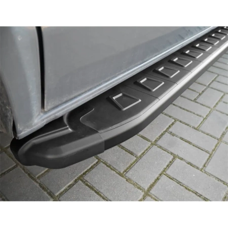 Stopnie boczne - Isuzu D-MAX - 2 drzwiowe 2022 01683137