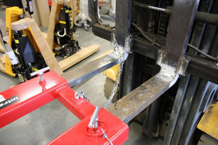 Uchwyt do beczek na wózek widłowy GermanTech (udźwig: 400 kg) 99782302