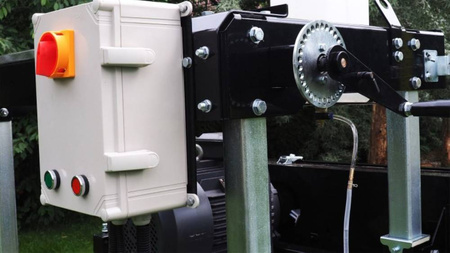 Trak taśmowy elektryczny (maksymalne wymiary obrabianego elementu: 660x178x2794 mm, moc: 5,5 kw) 44379140