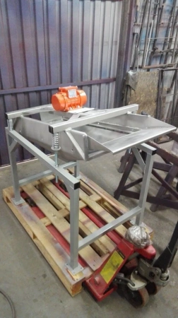 Przesiewacz ze stali nierdzewnej (powierzchnia robocza sita: 50 cm x 100 cm) 35278001