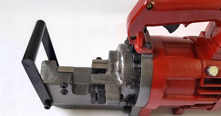 Przecinarka do cięcia prętów zbrojeniowych (min/max. pręt zbrojeniowy: 6/32 mm, moc: 2900 W) 14881768