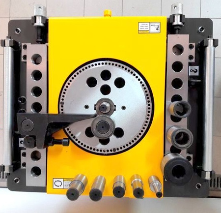 Giętarka do haków, prętów, strzemion (min/max. pręt zbrojeniowy: 4/42 mm, moc: 3 kW) 14881775