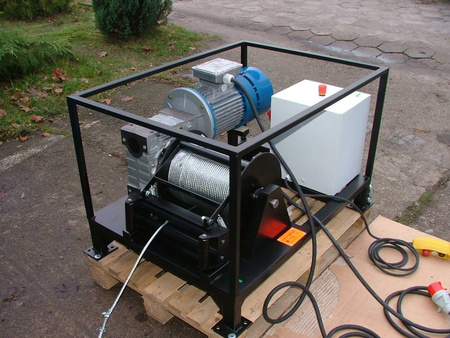 Treton Przyciągarka linowa + Lina o średnicy 6mm 250mb - do wyboru ramka stalowa (siła uciągu: 500 kg, moc: 3kW 400V) 28880040