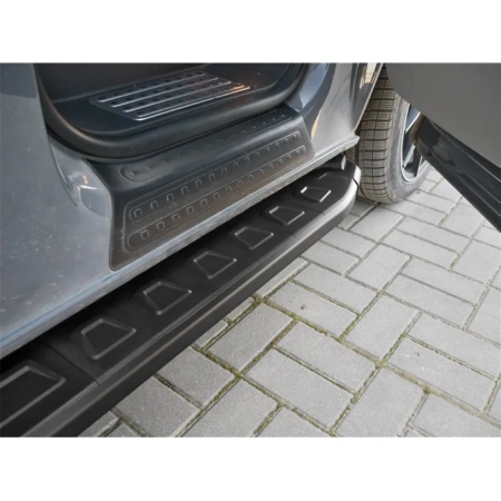 Stopnie boczne - Isuzu D-MAX - 2 drzwiowe 2022 01683137