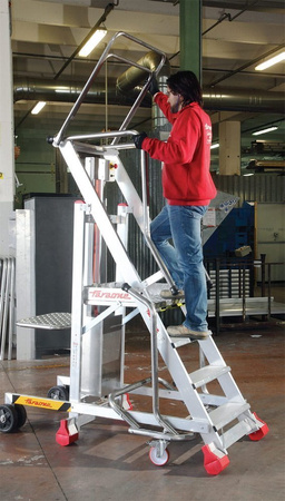 Drabina magazynowa FARAONE 10 stopniowa z elektrycznym podestem ładunkowym (wysokość robocza: 4,23m) 99675092