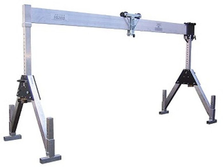 Suwnica bramowa aluminiowa składana z kołami na sprężynie (udźwig: 1500 kg, szerokość: 5,23m, wys. dla pracy wciągarki: 2,2-4,00m, szerokość stelarzy: 2,30m) 99967553