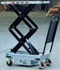 Ruchomy stół podnośny elektryczny (udźwig: 800 kg, wymiary platformy: 1010x520 mm, wysokość podnoszenia min/max: 510-1460 mm) 310568